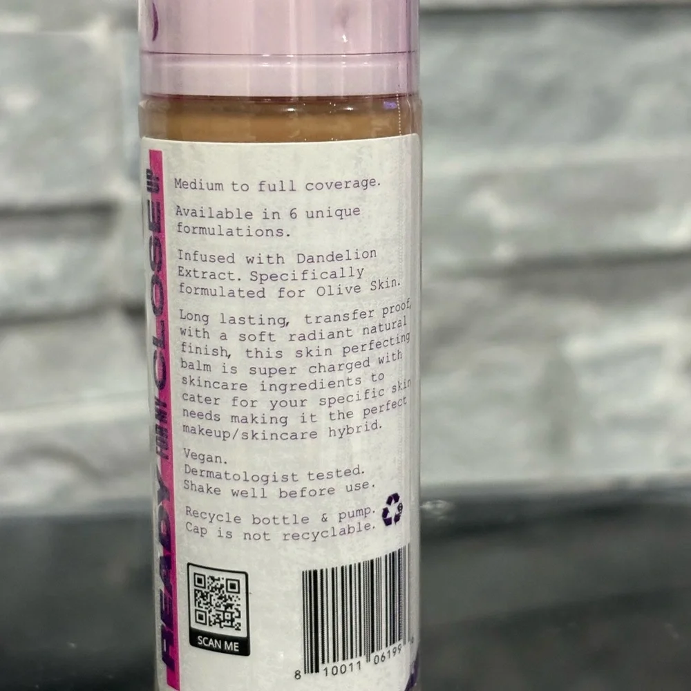 UOMA Flawless Skin Perfecting Foundation — Color is Honey, NWT
